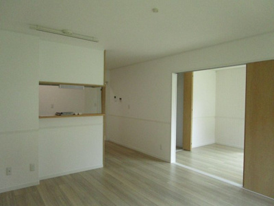 【居間・リビング】 | セントラルビレッヂ | 14帖