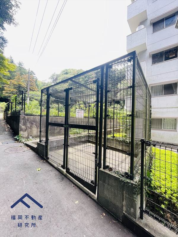 コーシン桜坂マンションの周辺
