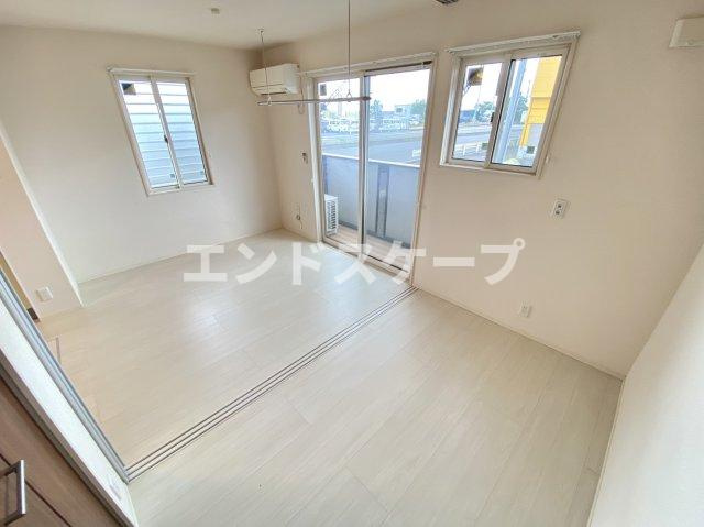 シャトレグランの居間・リビング|高崎、前橋エリアのお部屋探しはエンドスケープまで！お客様の理想お聞かせ下さい♪