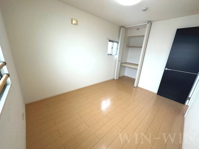 プレミール上野 A棟の寝室