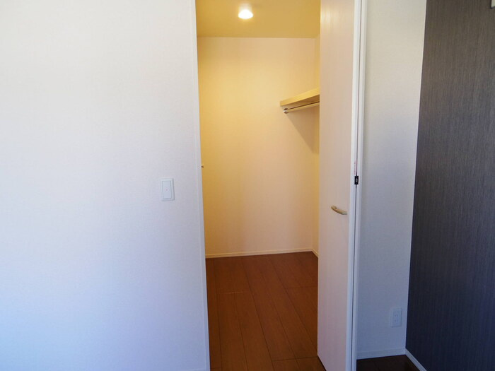 シェグラヴェートの収納|ウォークインクローゼット