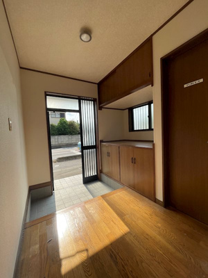 【玄関】 | 根岸アパート | きれいな玄関です