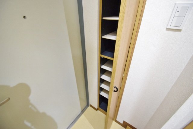 S-FORT船橋rootsの玄関|下駄箱付きです