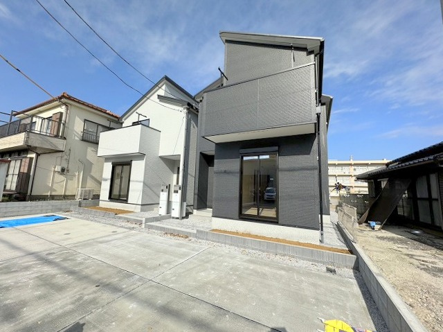 八潮市中央4丁目　新築戸建　全2棟　2号棟の駐車場|カースペースは並列2台分確保！（車種制限有）