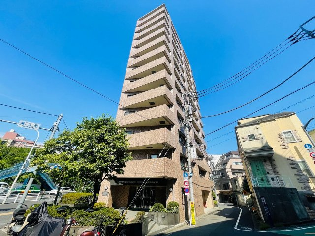 日神パレステージ市谷富久町の外観