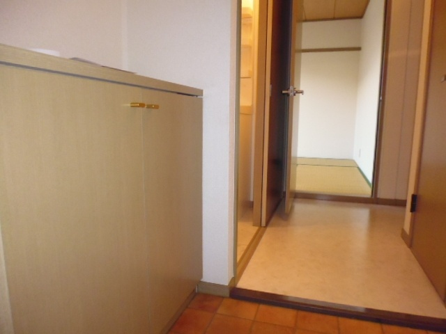 レイモンドサンヴィレッジＤの玄関