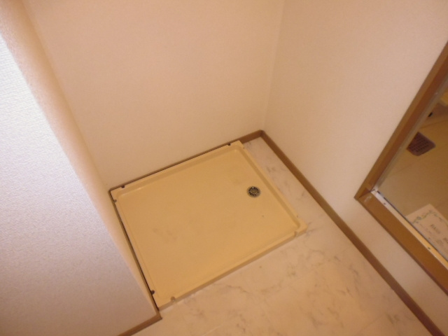 レイモンドサンヴィレッジＤのその他|室内洗濯機置き場