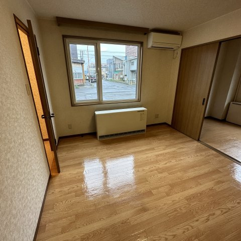 メゾンシエナⅢの居間・リビング