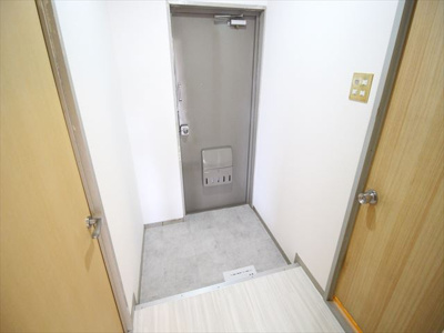 【玄関】 | ハイツ81