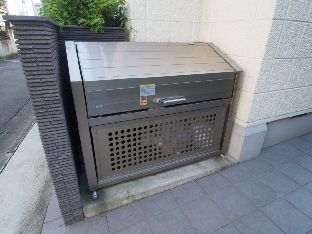【その他共用部分】 | ラレンヌデリス東山 | 物件専用のゴミストッカー
