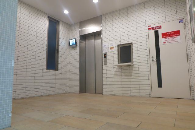 トラスト王子町のエントランス
