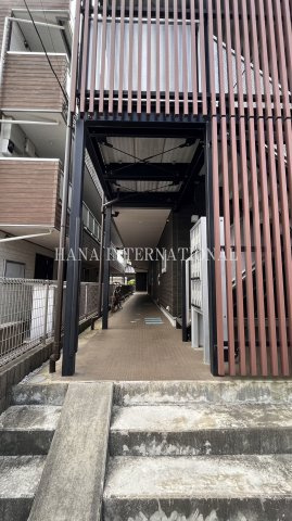 リブリ・リアのエントランス