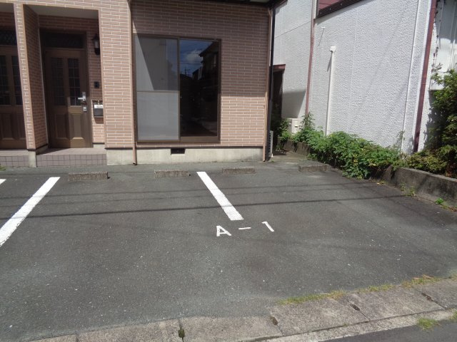 テラスハウス和合の駐車場