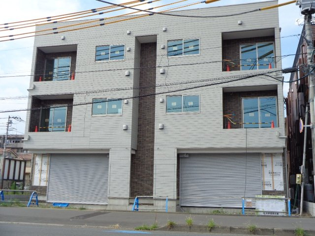 アゼリアの外観