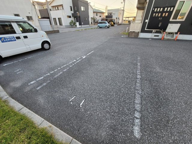エスポワールKの駐車場|平面の停めやすい駐車場です
