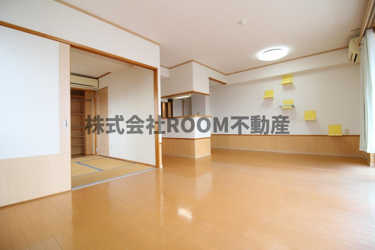 フローリッシュ広呂原の居間・リビング|こちらの居間で趣味の時間をお楽しみください