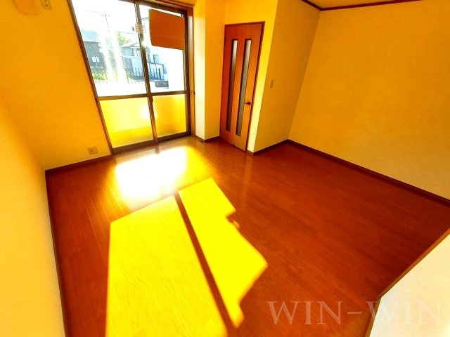 キャプリコーンエス Bの居間・リビング