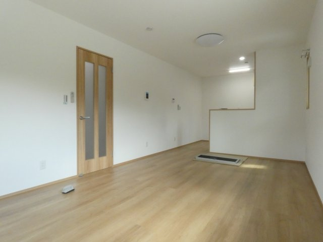 【居間・リビング】 | 14.8帖LDK