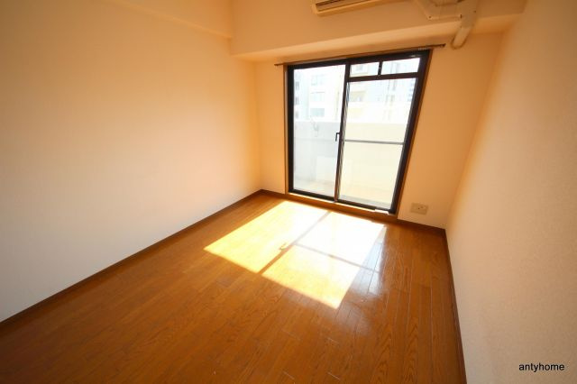 エスリード梅田新道第2　仲介手数料無料の寝室