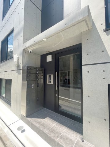 「防音マンション」CAPITAL-2のエントランス|ゆとりのあるエントランスです