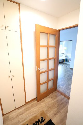 クレスト久米川の玄関