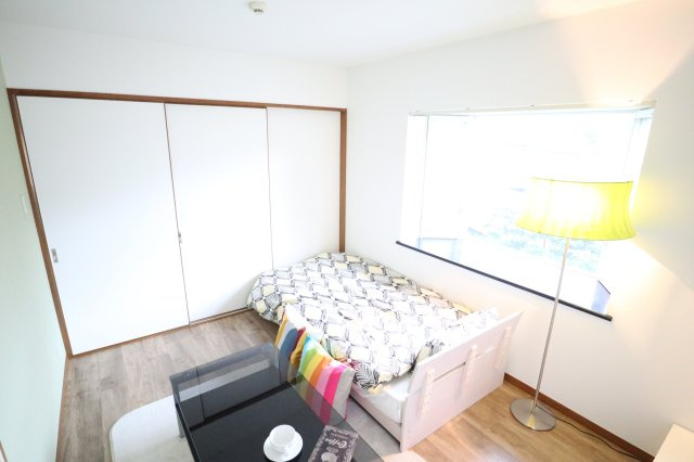 クレスト久米川の洋室