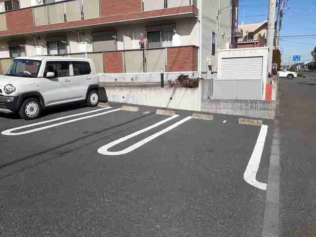 アルカンシェルの駐車場