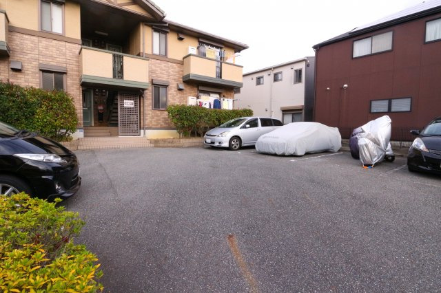 エトワール白水の駐車場