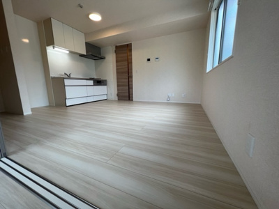 【居間・リビング】 | シャルール | こちらの居間で趣味の時間をお楽しみください