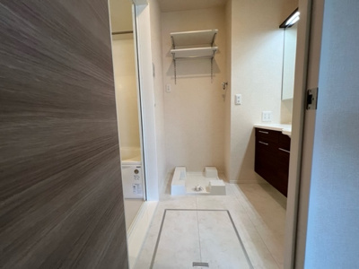 【洗面所】 | シャルール | ゆったりとスペースのある洗面所