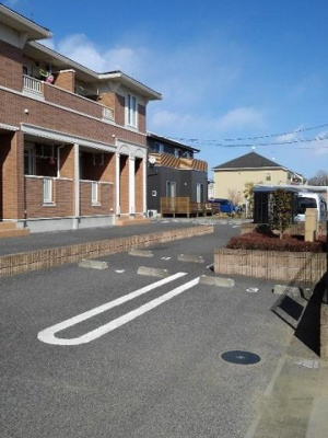 【駐車場】 | ドリームズ　カム　トゥルー　Ａ | 駐車場に車を止められます