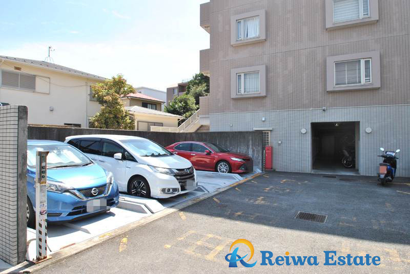 プランヴェール茅ヶ崎中海岸の駐車場