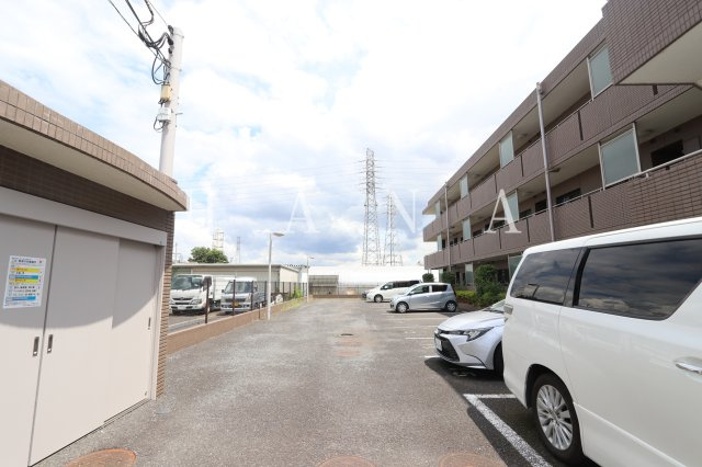 サンハイク７東小金井の駐車場