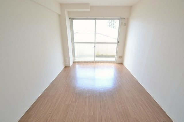 ファーレ高須の居間・リビング