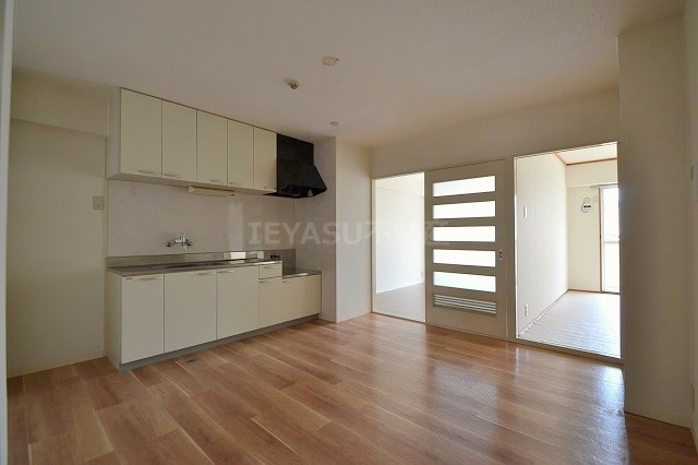 ファーレ高須の居間・リビング