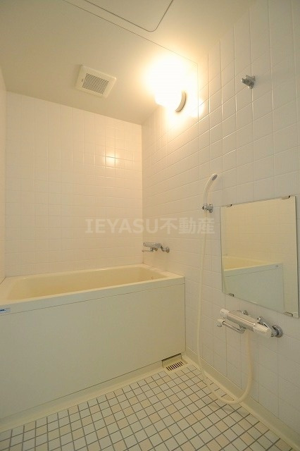 ファーレ高須の浴室