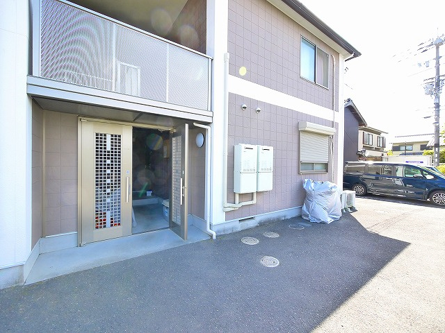 コンフォール（木津町）のエントランス|清潔なエントランスです