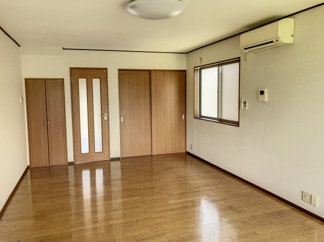 メゾンクレールの居間・リビング