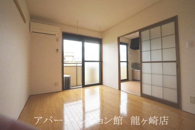 セジュール烏山 ⅡⅢの居間・リビング