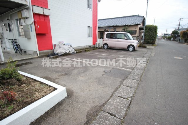 アルス鷹尾台の駐車場