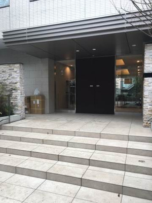【エントランス】 | メゾンカルム市谷仲之町