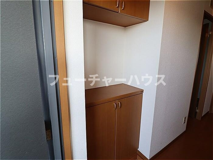 アルベラータの玄関