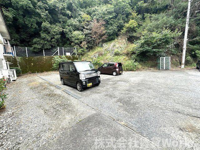諏訪山ハイツの駐車場|駐車場完備です