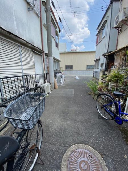 【前面道路含む現地写真】