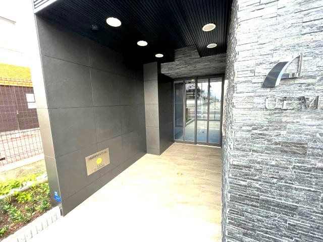 アドバンス上町台シュタットのエントランス