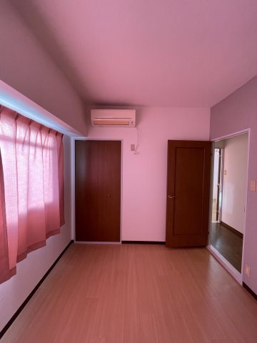 ラ・ドルチェ・ヴィータの洋室