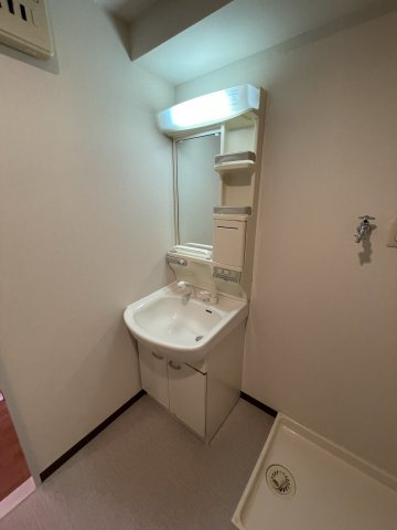 ラ・ドルチェ・ヴィータの独立洗面台