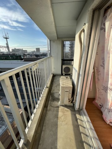 ラ・ドルチェ・ヴィータのバルコニー