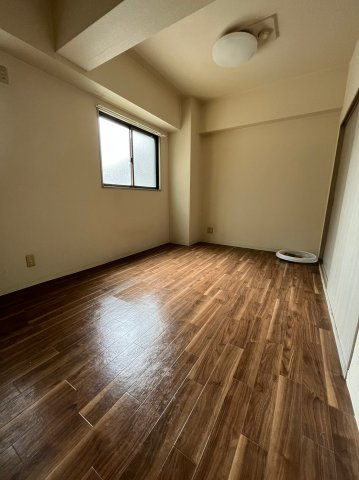 仲介手数料0円ファミーユ城西の居間・リビング