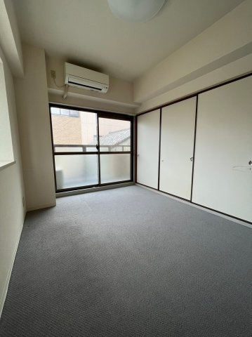 仲介手数料0円ファミーユ城西の居間・リビング